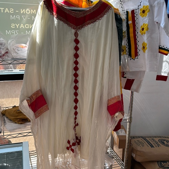 Ethiopian and Eritrean traditional dress - Picture 1 of 2